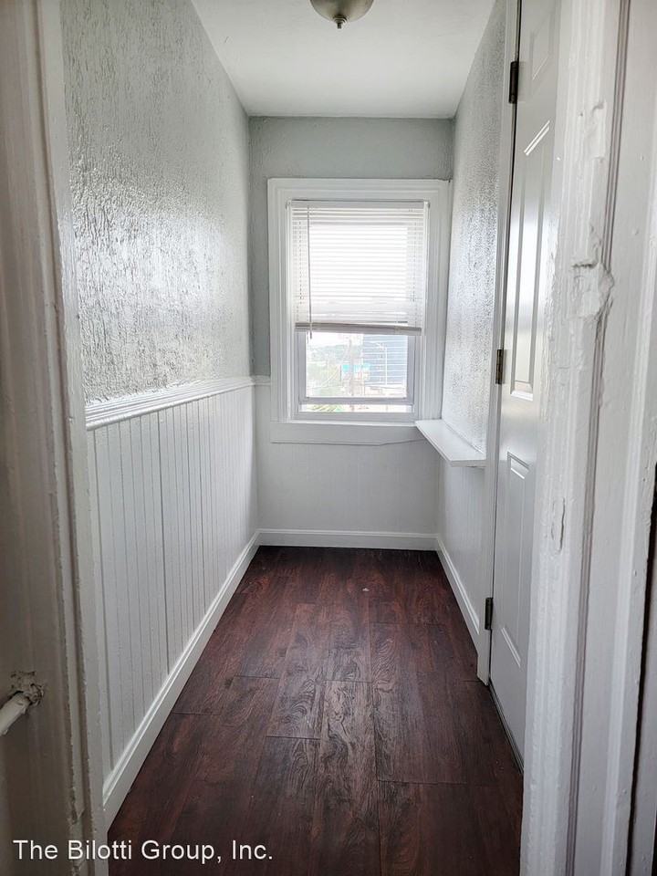 223 Atwells Ave - Photo 3 of 8