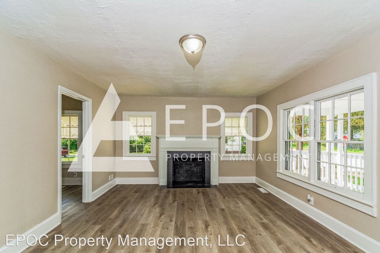 723 Ellis St - Photo 2 of 18