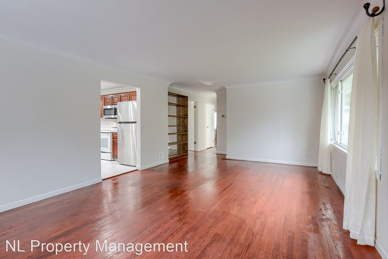 8615 Franklin St - Photo 3 of 50