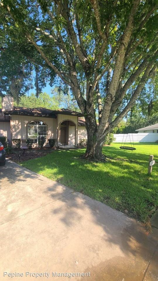 11148 Nw 61st Ter - Photo 2 of 42