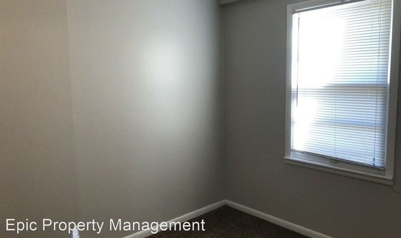 2528 Sw Washburn Ave - Photo 3 of 14