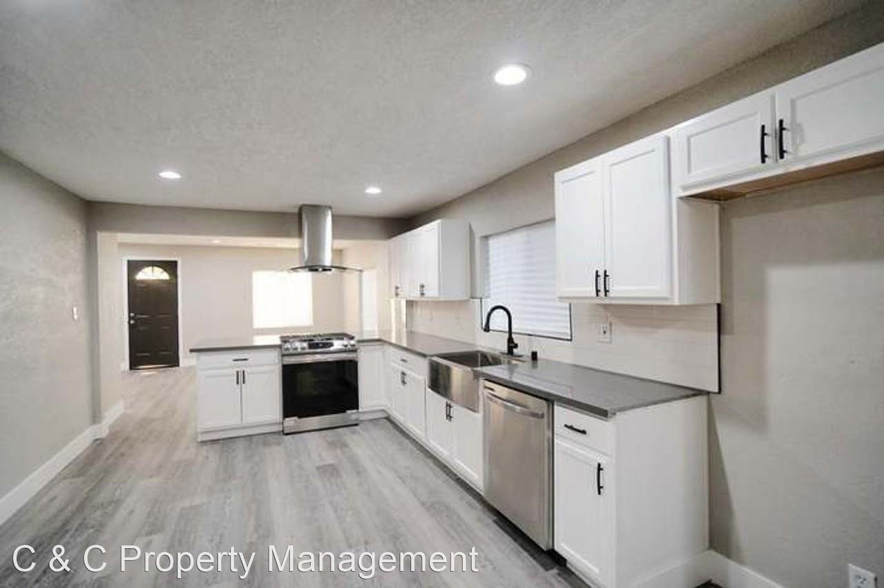 2577 S 11th St - Photo 3 of 17