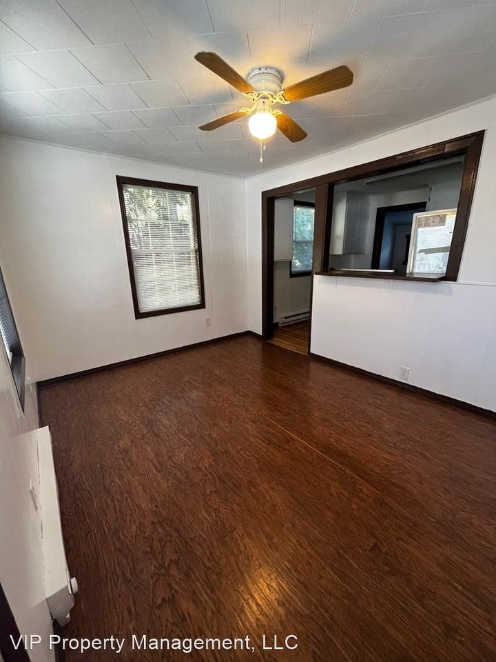 501 School St - Photo 3 of 15