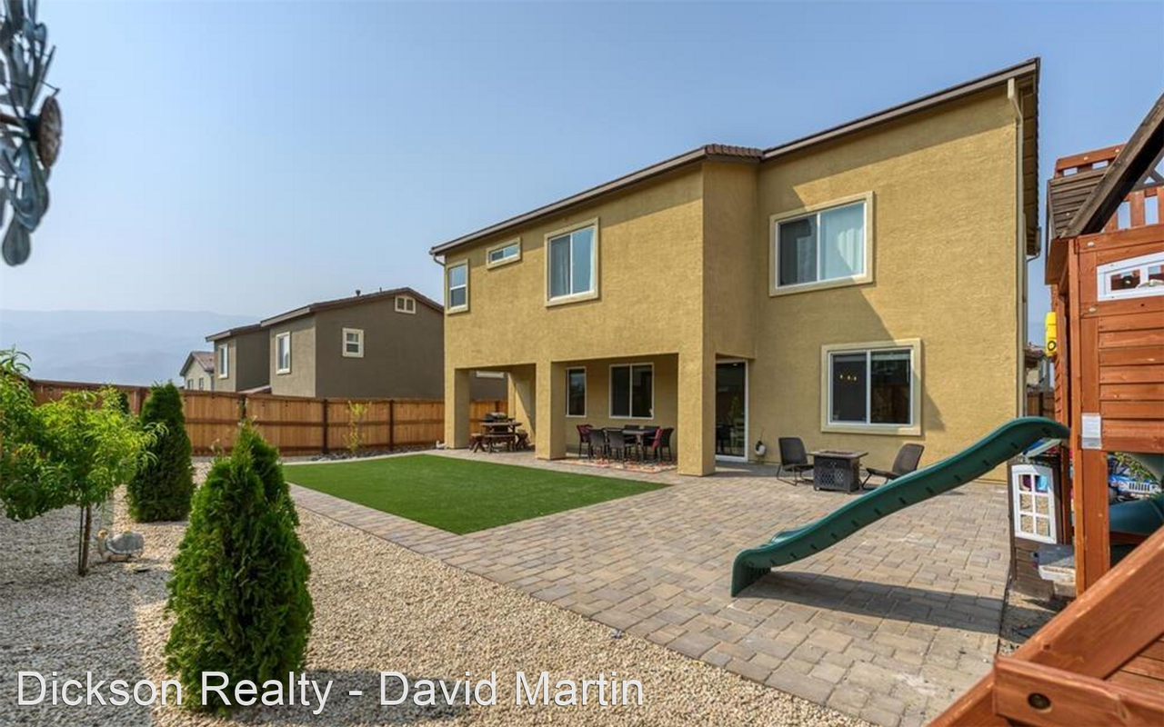 320 Loch Lomond Dr - Photo 2 of 16