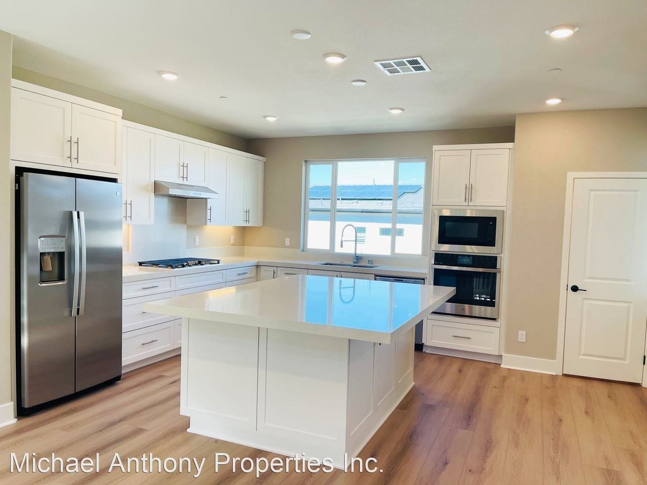 15612 Rennyson Way - Photo 2 of 36