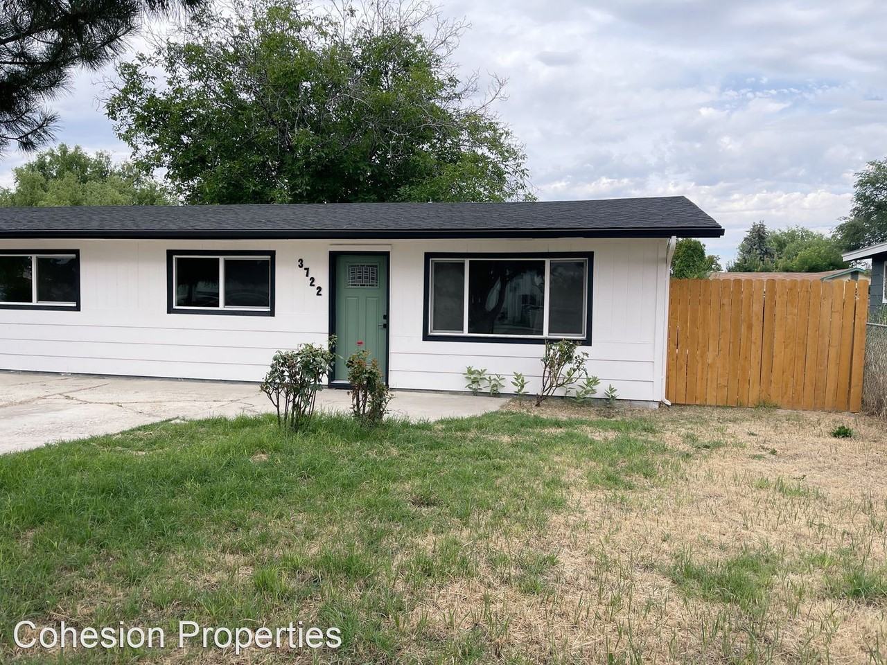 3722-3724 S Illinois Ave - Photo 2 of 44