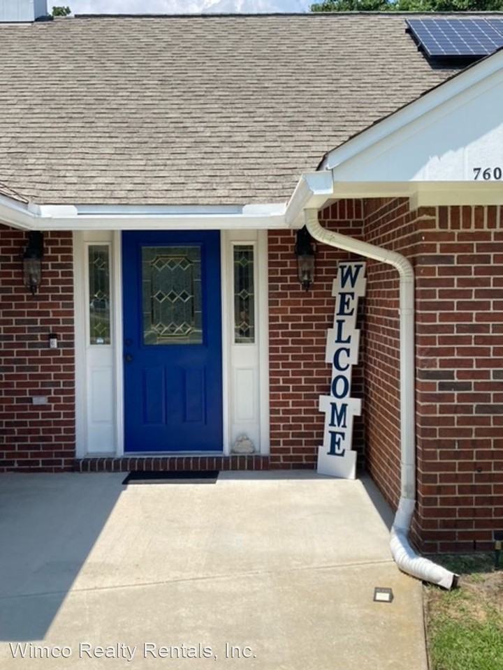 760 Overbrook Dr - Photo 2 of 19