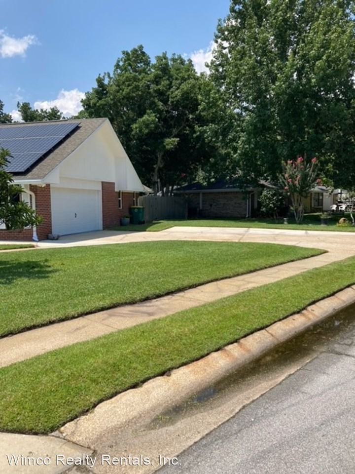 760 Overbrook Dr - Photo 3 of 19