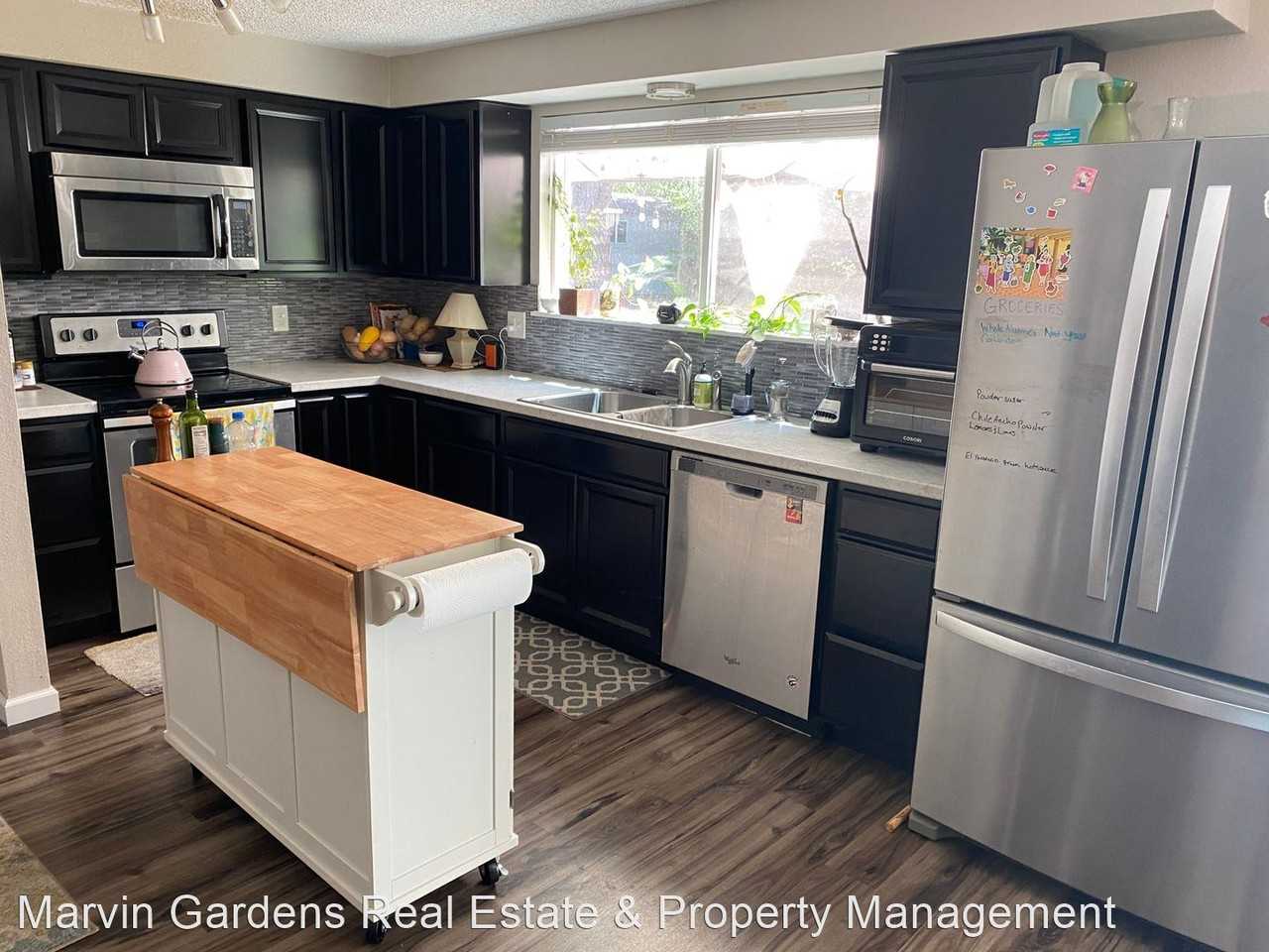 33 & 35 Kodiak Ct. - Photo 3 of 32