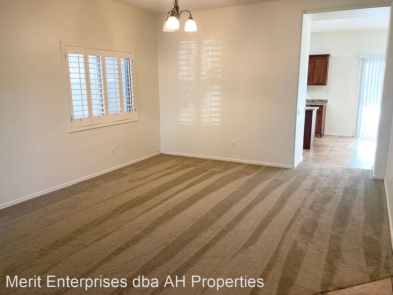 6912 S 54th Ln - Photo 3 of 39