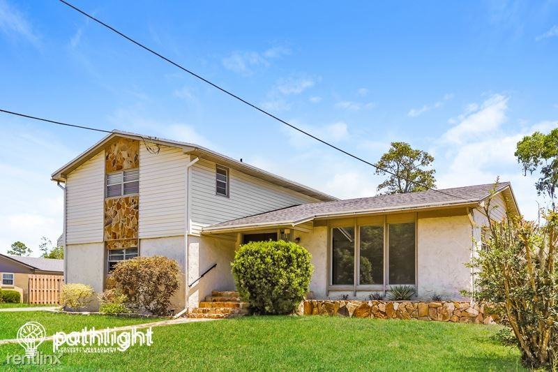 2867 Hollybay Rd - Photo 2 of 18