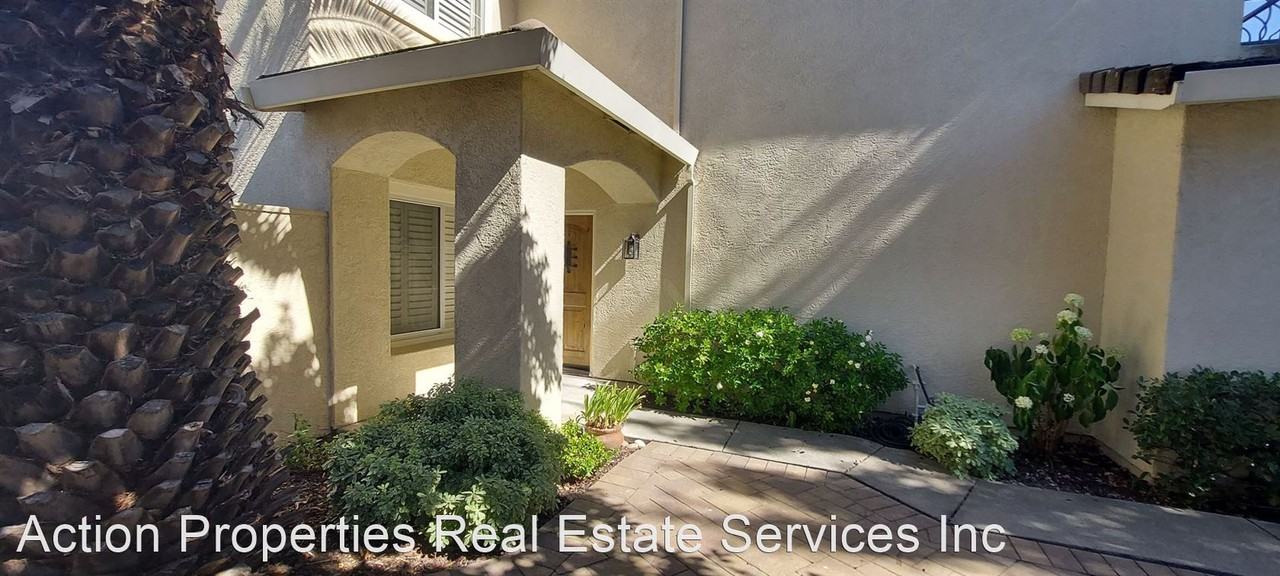 223 Doulton Ct - Photo 3 of 43