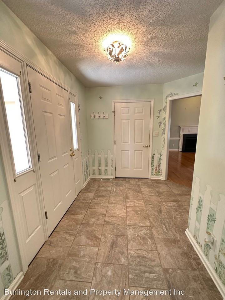 1611 Majesty Dr - Photo 3 of 25