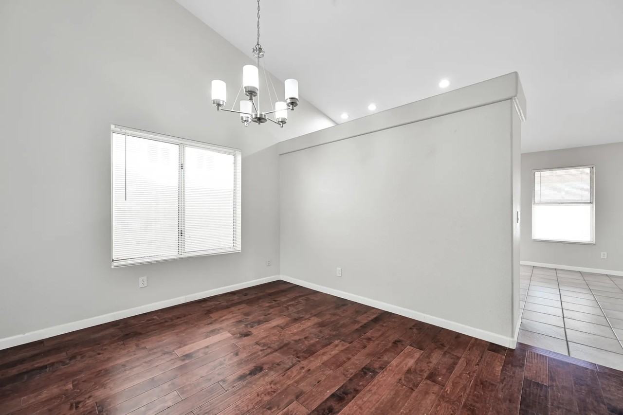 945 W Hudson Way - Photo 3 of 23