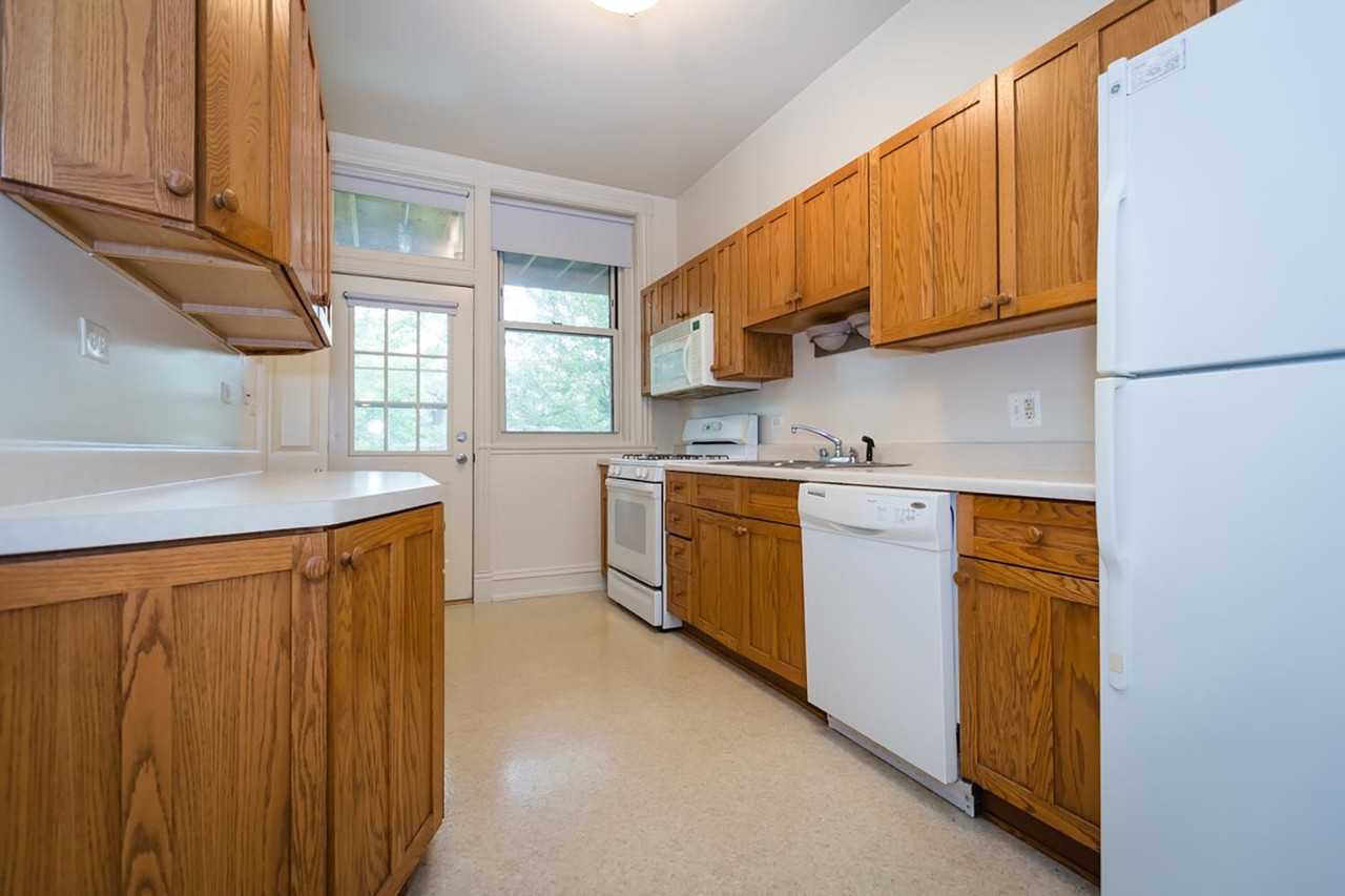 5706-10 S. Blackstone Ave - Photo 5 of 29