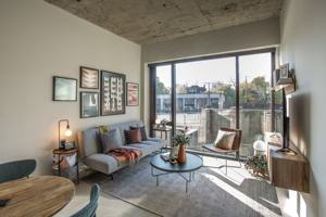 featured image of 211 W Armour Blvd