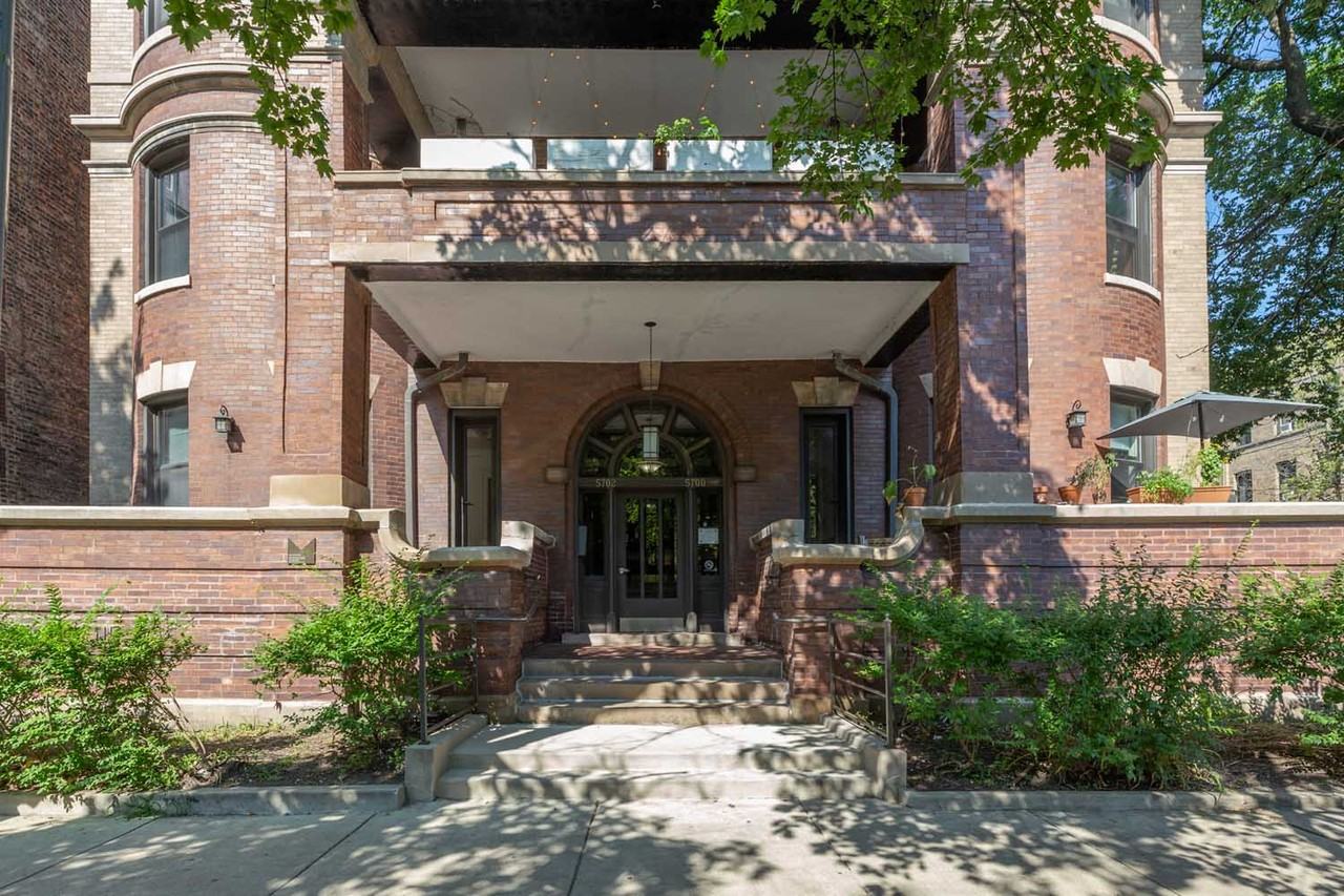 5700 S. Blackstone Avenue - Photo 2 of 33