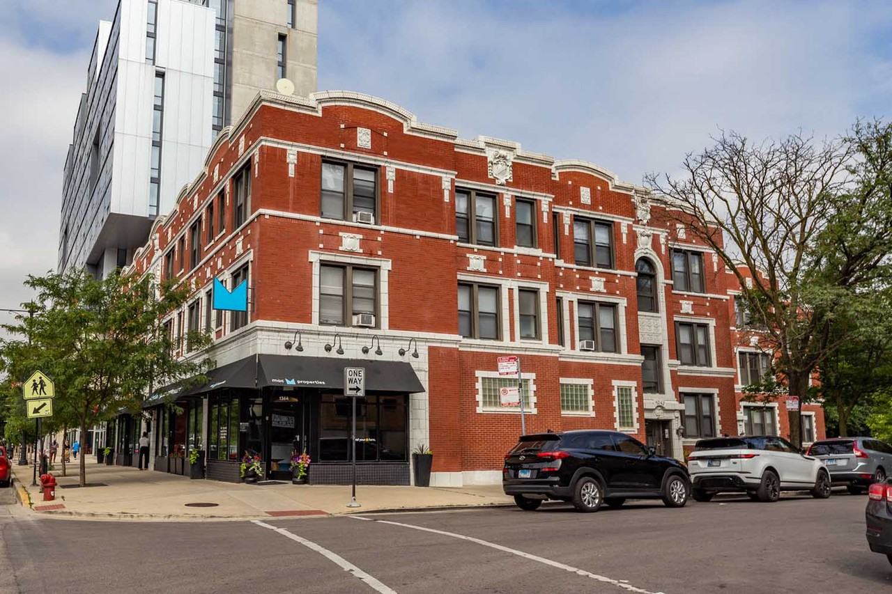 Kenwood Court - Photo 3 of 50