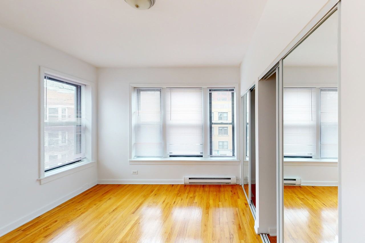 Kenwood Court - Photo 4 of 50