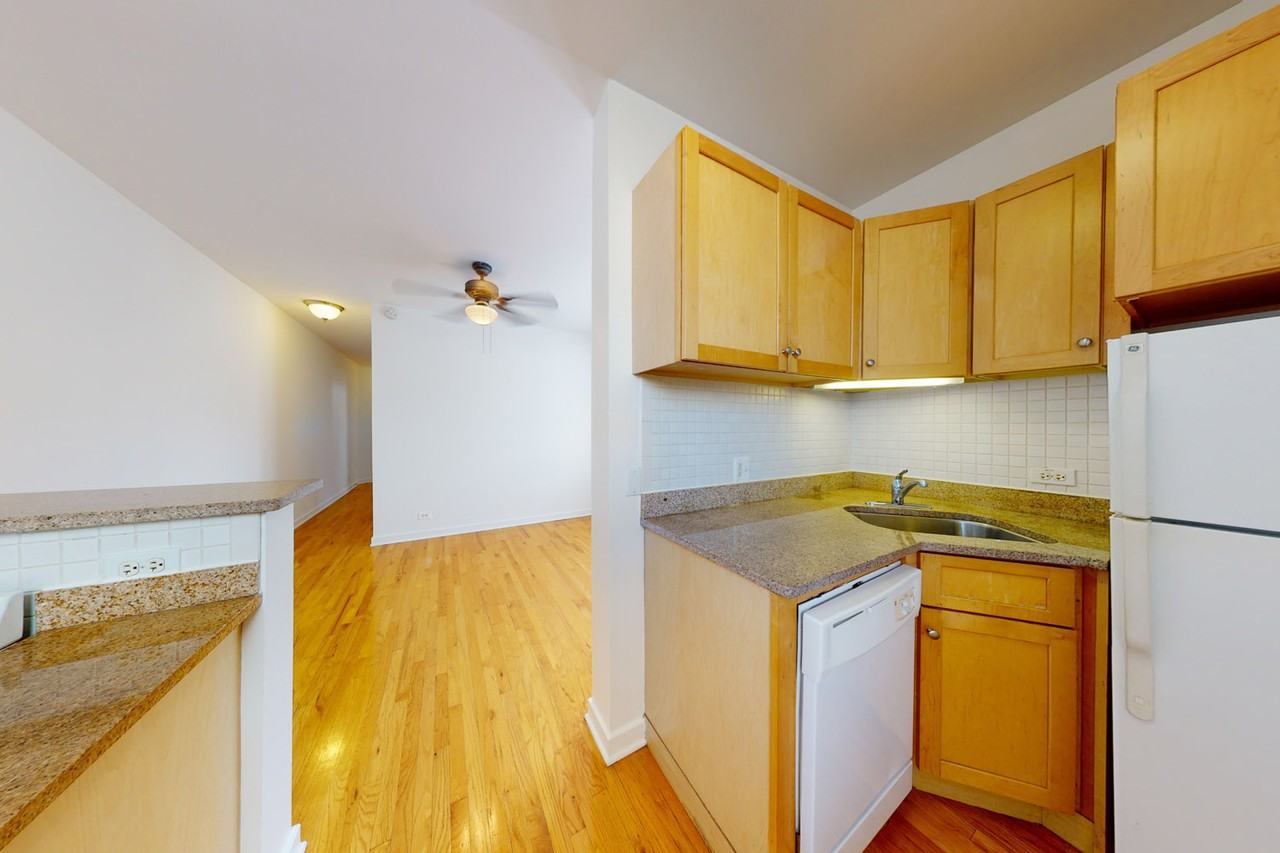 Kenwood Court - Photo 7 of 50