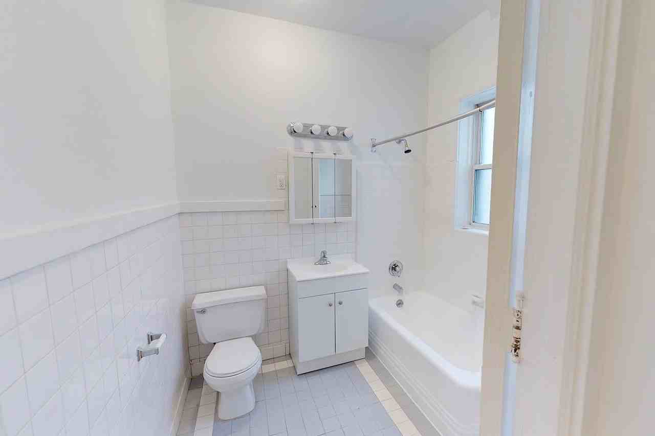 5300-5308 S. Hyde Park Boulevard - Photo 6 of 50