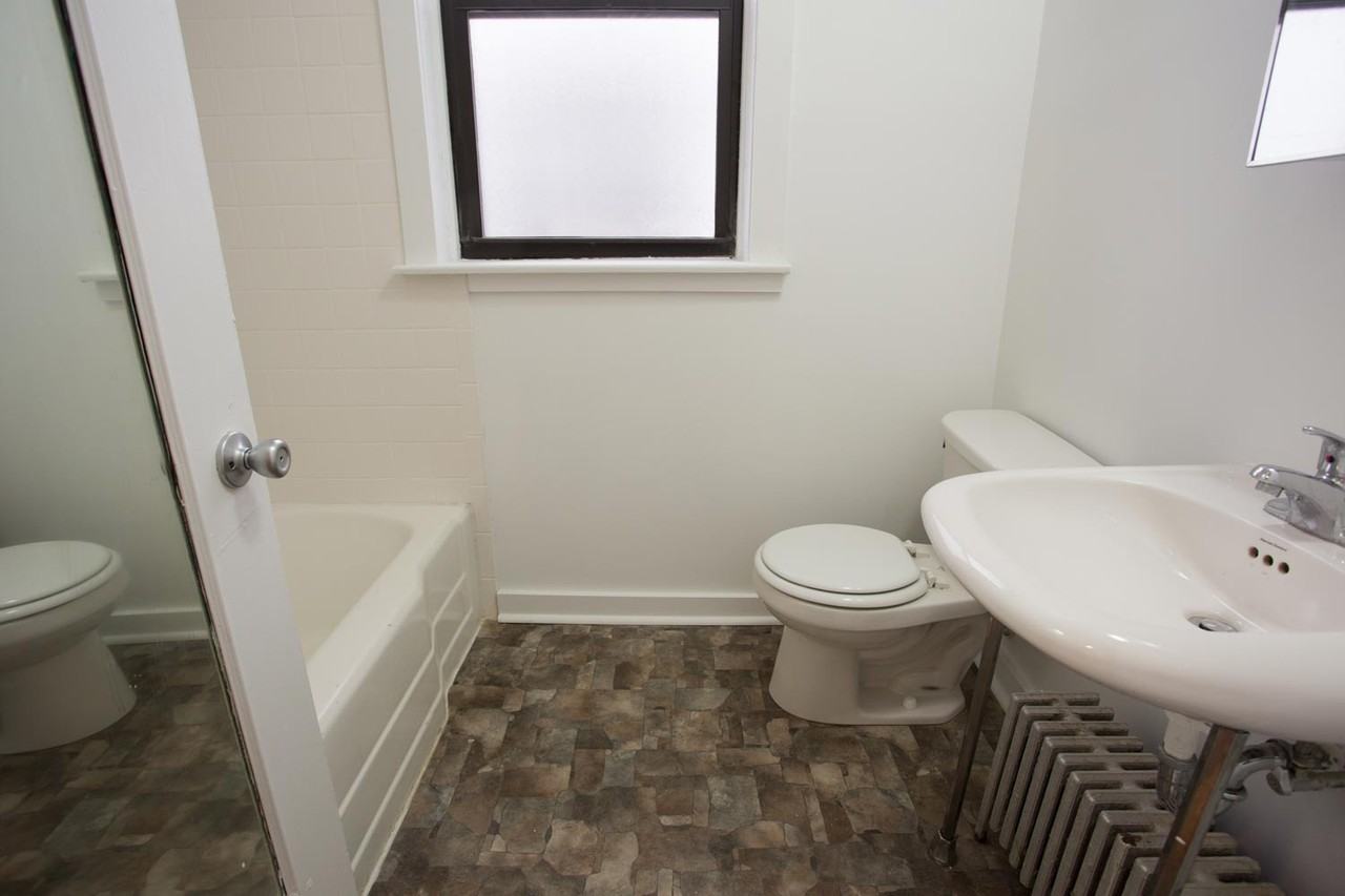 5337 S. Hyde Park Boulevard - Photo 7 of 50