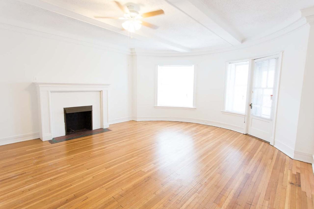 5487-5491 S. Hyde Park Boulevard - Photo 7 of 34