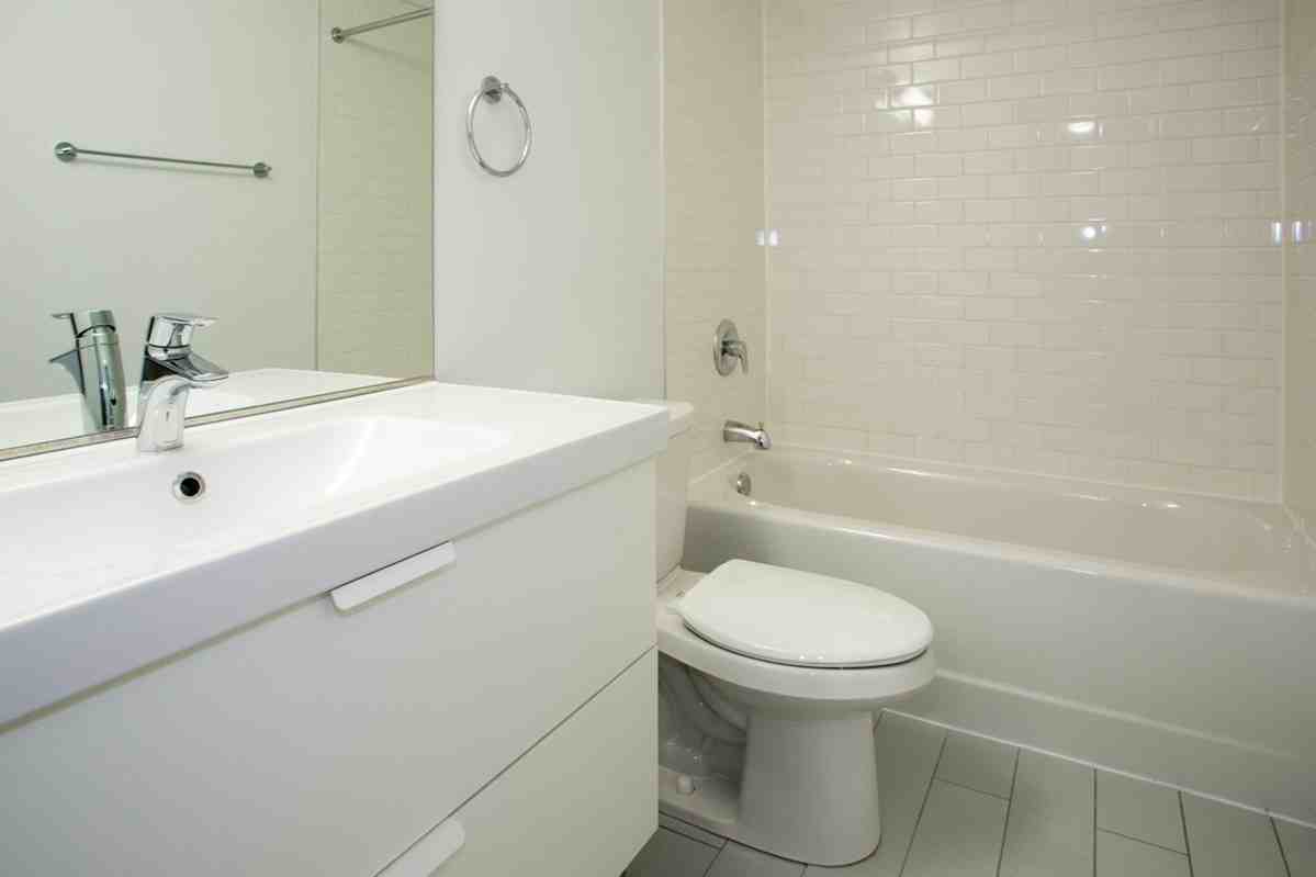 5507-5509 S. Hyde Park Boulevard - Photo 6 of 38