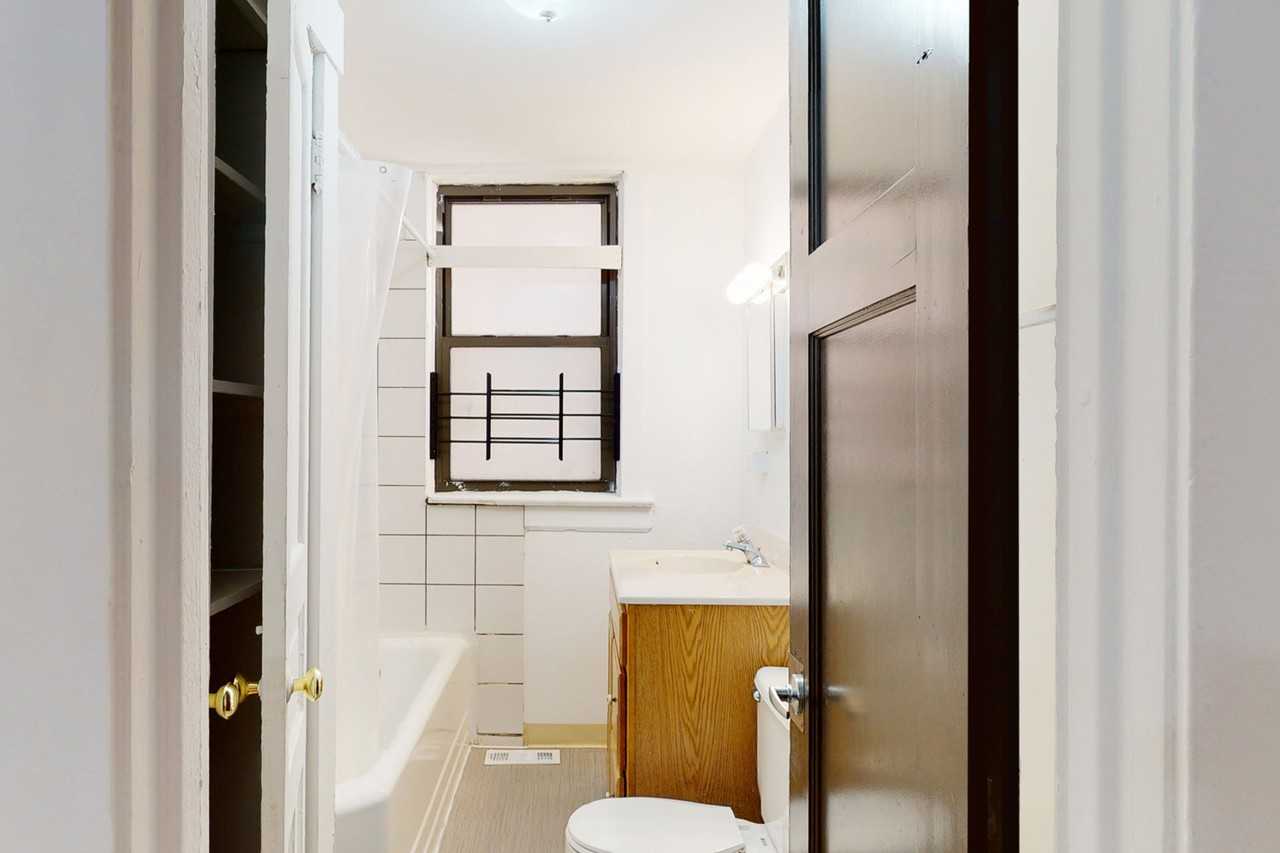 5218-5220 S. Kimbark Avenue - Photo 7 of 41