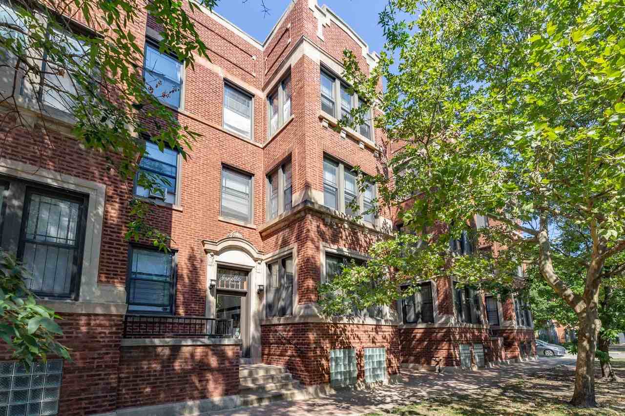 5452 S. Ellis Avenue - Photo 2 of 50