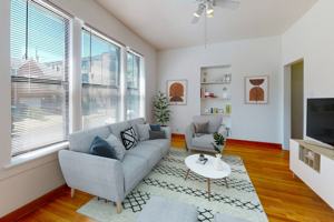 featured image of 1018 E 54th St
