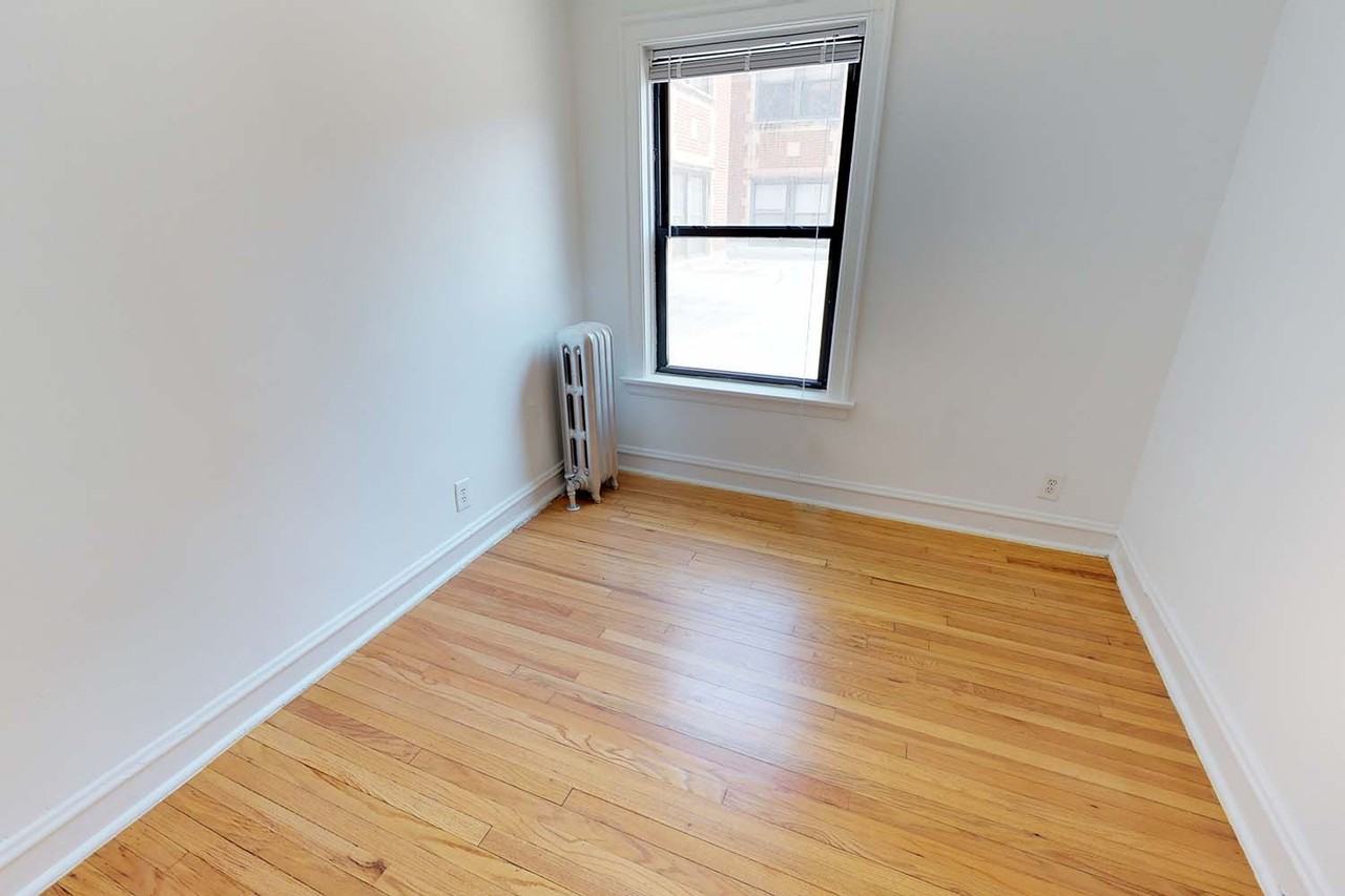 1440 E. 52nd Street - Photo 6 of 29