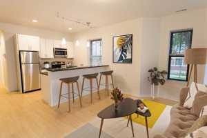 featured image of 5557 S University Ave