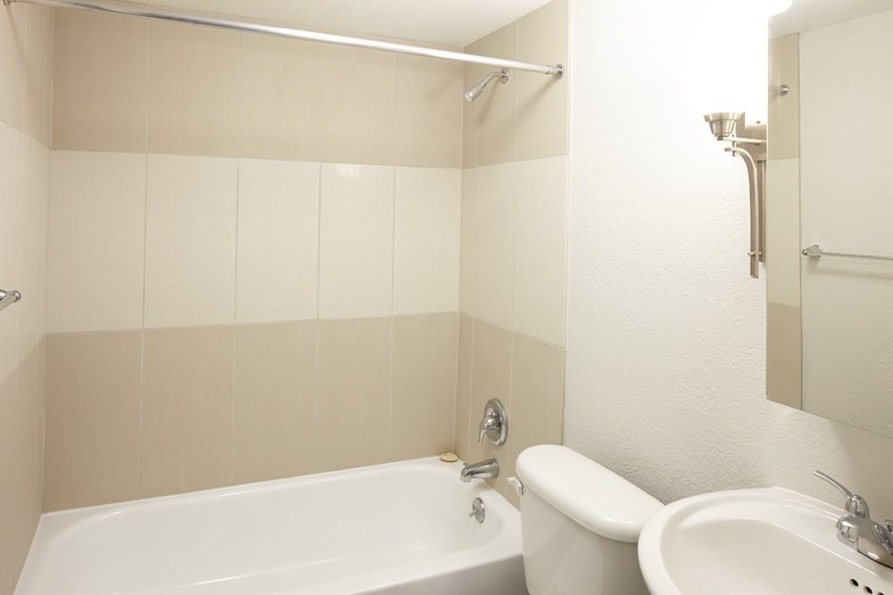 Kenwood Apartments 615 E Armour Blvd, Kansas City, MO 64109 Zumper