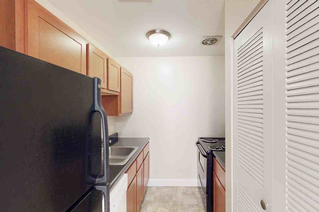 Georgian Court - Photo 4 of 50