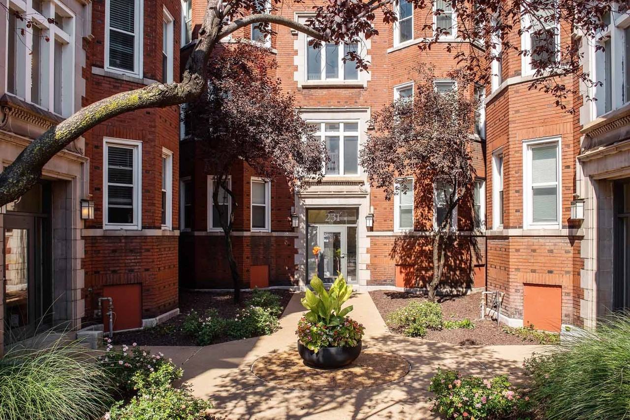 Vandy House - Photo 5 of 50