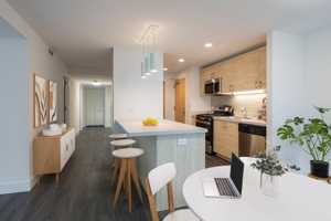 featured image of 1400 E 57th St