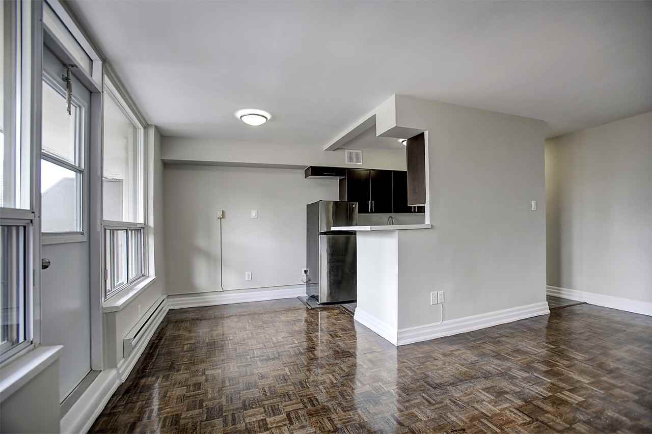 80 Wellesley Street, East - Photo 2 of 12