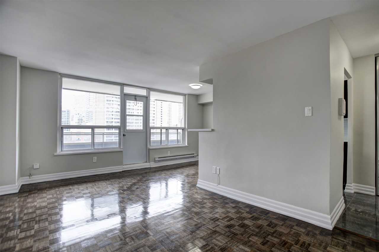 80 Wellesley Street, East - Photo 3 of 12