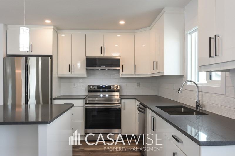 6547 176 Ave Nw - Photo 3 of 19