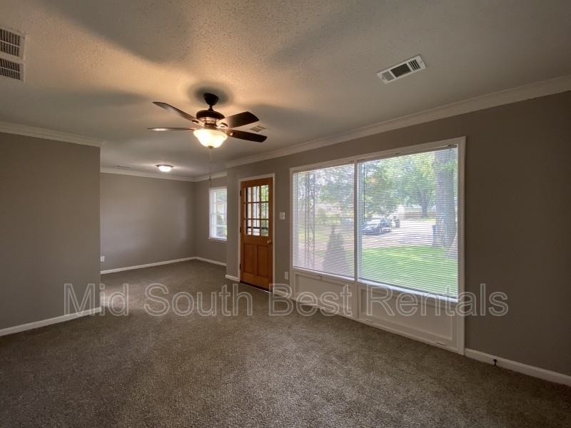 2527 Brian Cv - Photo 2 of 8