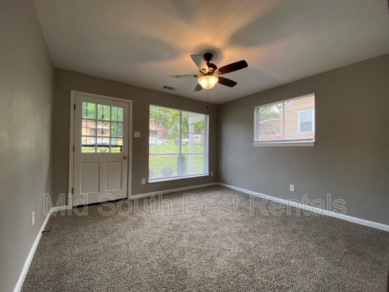 1614 Cameron St - Photo 2 of 7