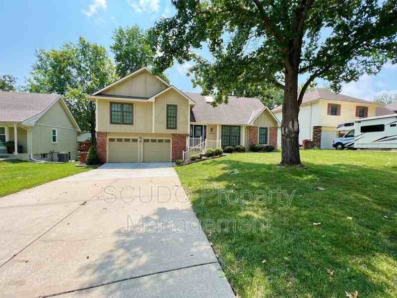 13337 W 104th St - Photo 2 of 27