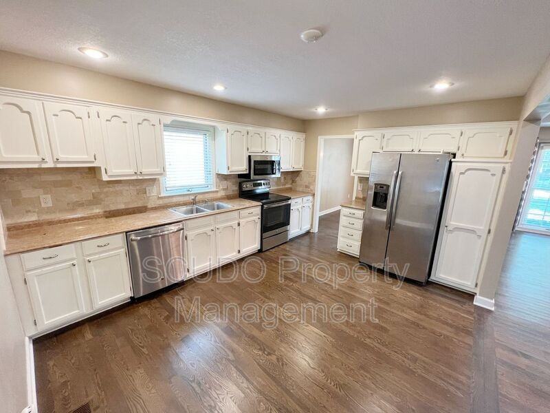 13337 W 104th St - Photo 3 of 27