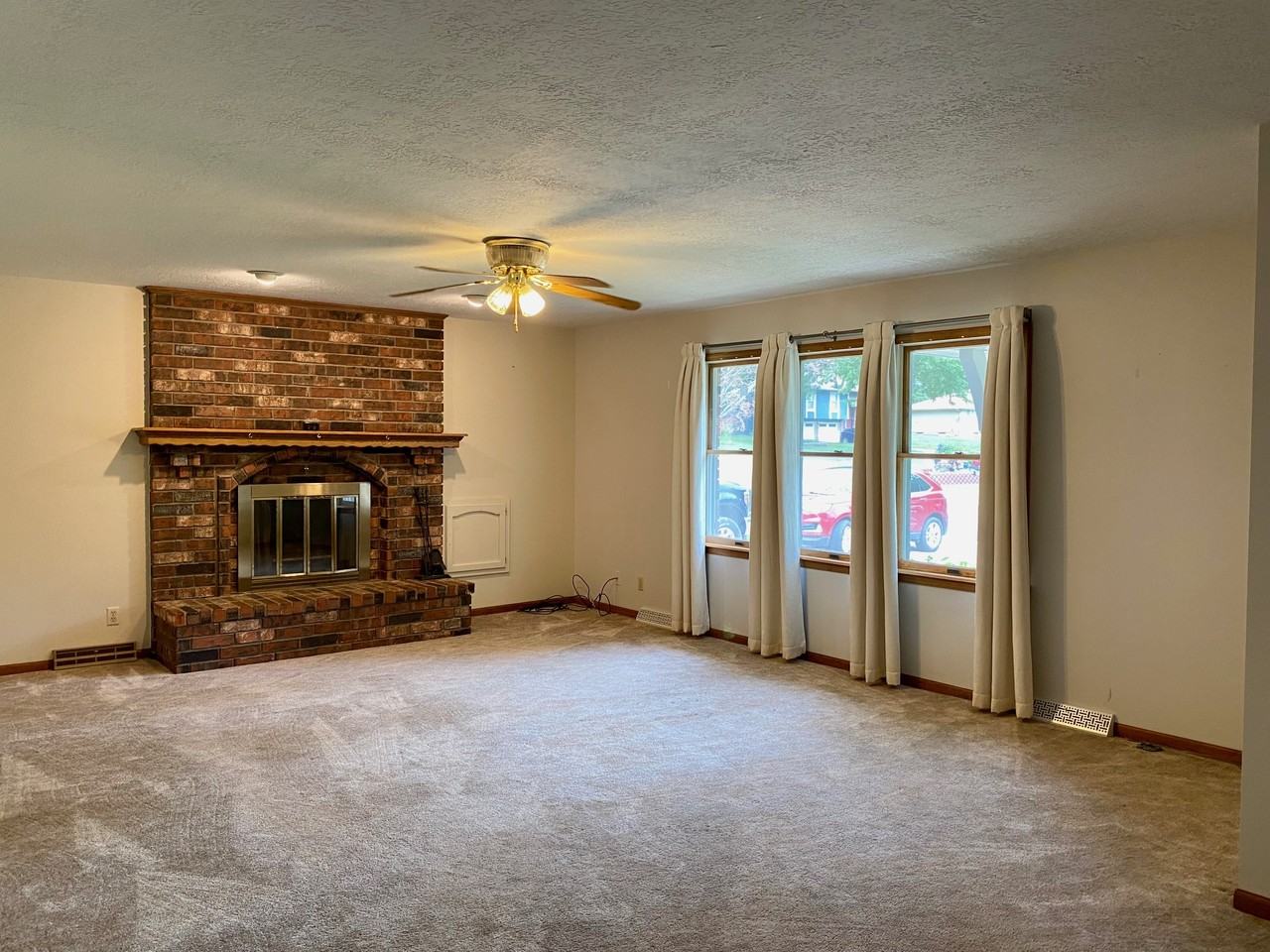 19 Hi View Ridge Dr - Photo 3 of 36