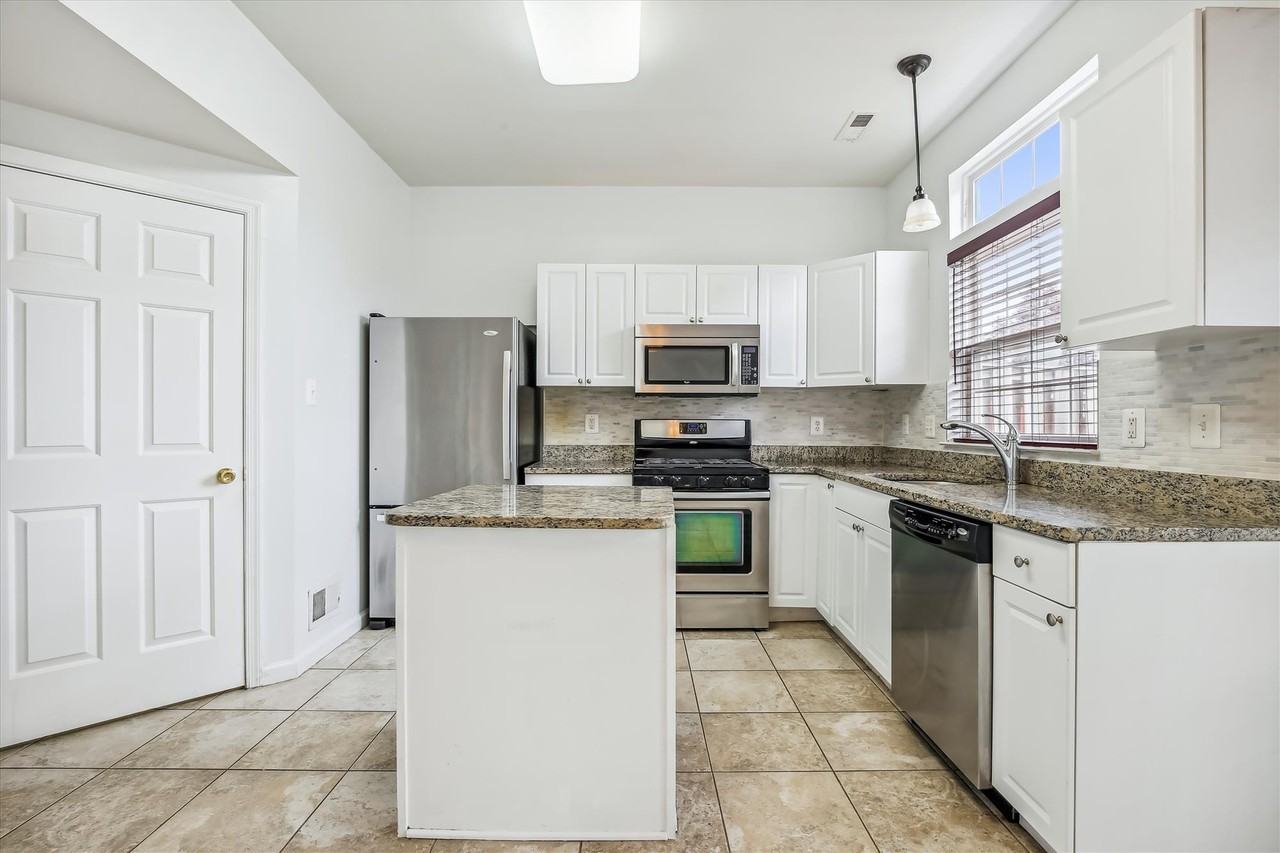 8360 Hunter Murphy Cir - Photo 5 of 25