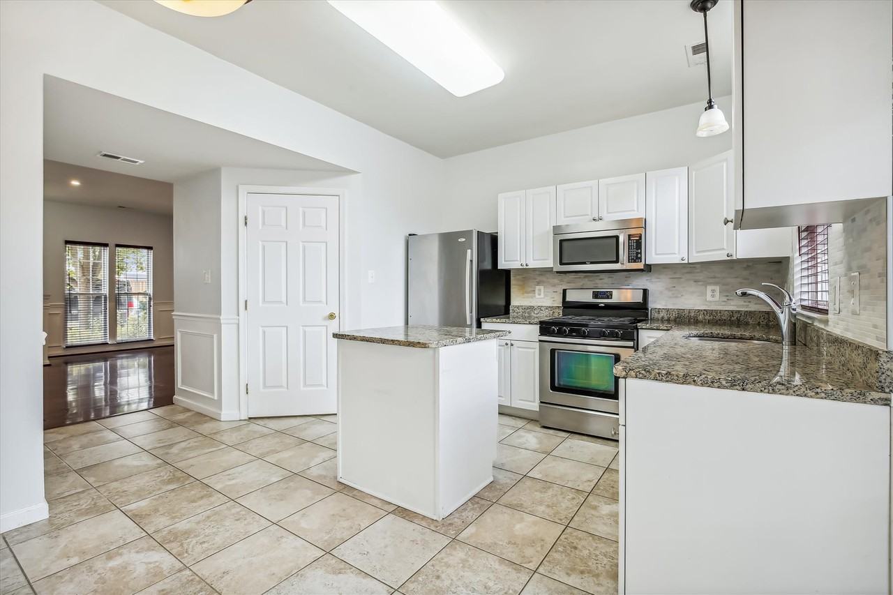 8360 Hunter Murphy Cir - Photo 6 of 25