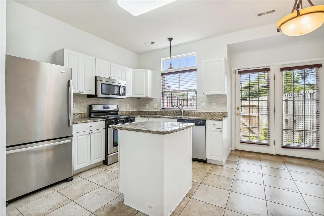 8360 Hunter Murphy Cir - Photo 7 of 25