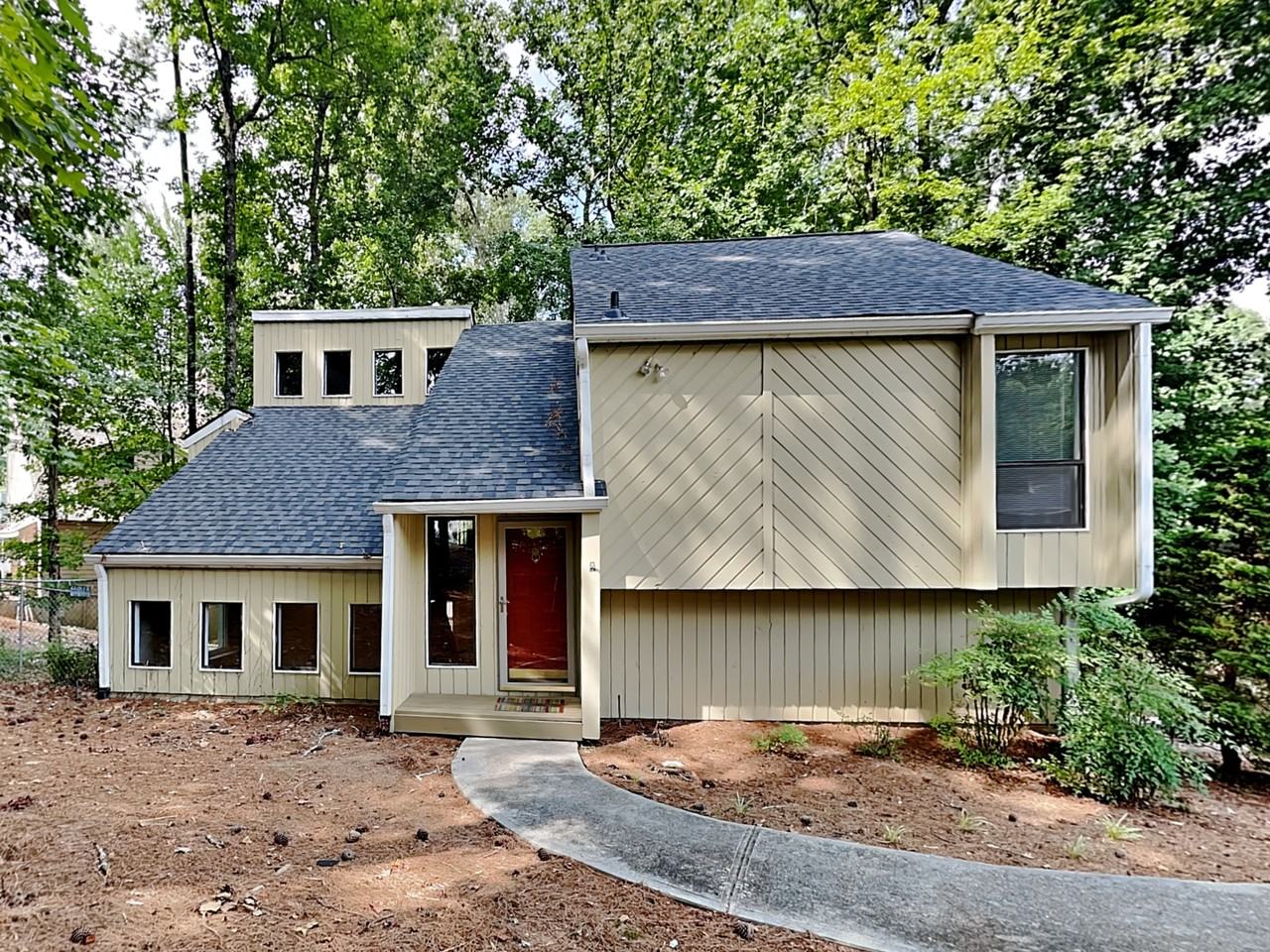 2205 Oakrill Court Northeast - Photo 2 of 17