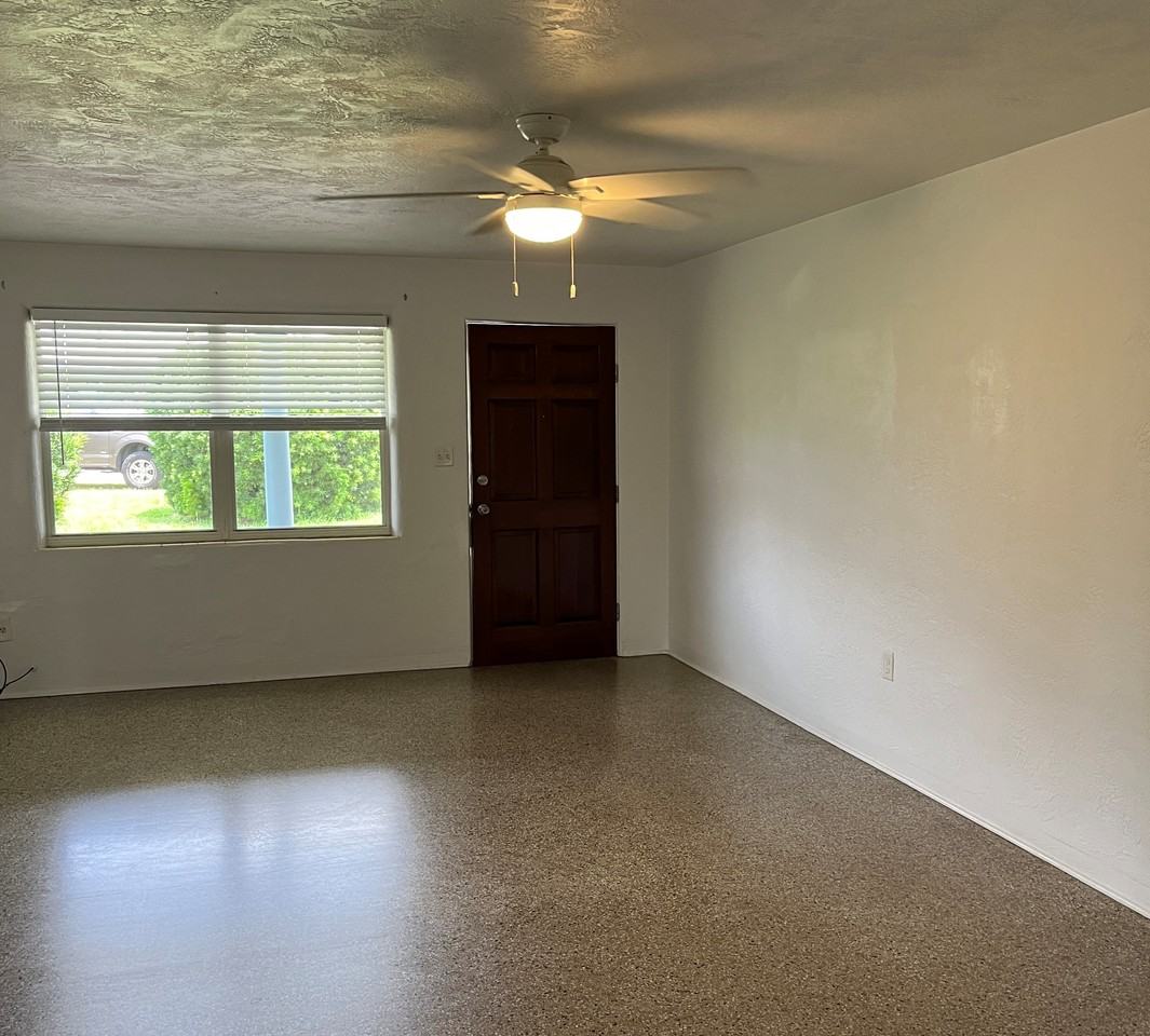 1504 Golden Ct - Photo 6 of 13